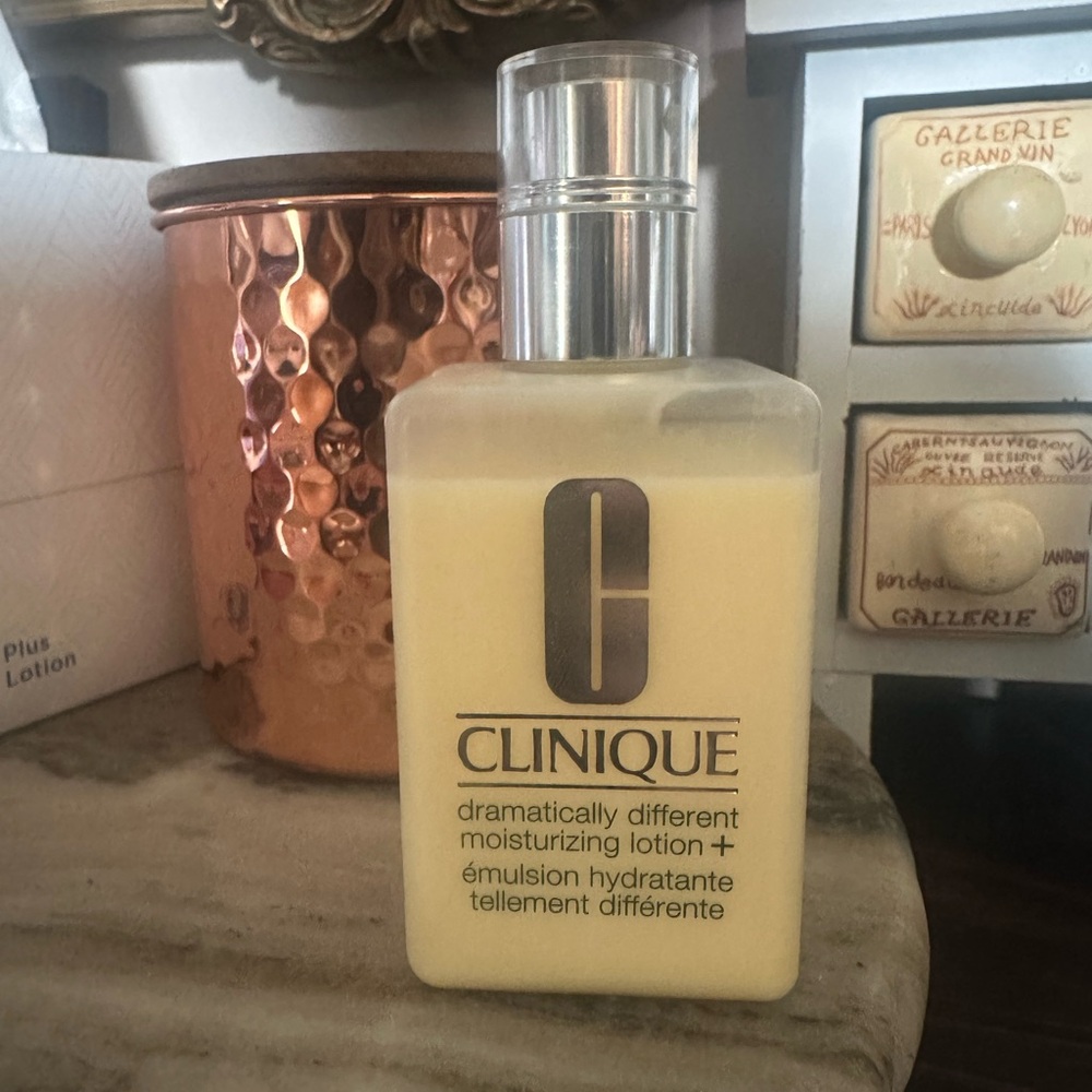 Clinique Dramatically Different Moisturizing Lotion
